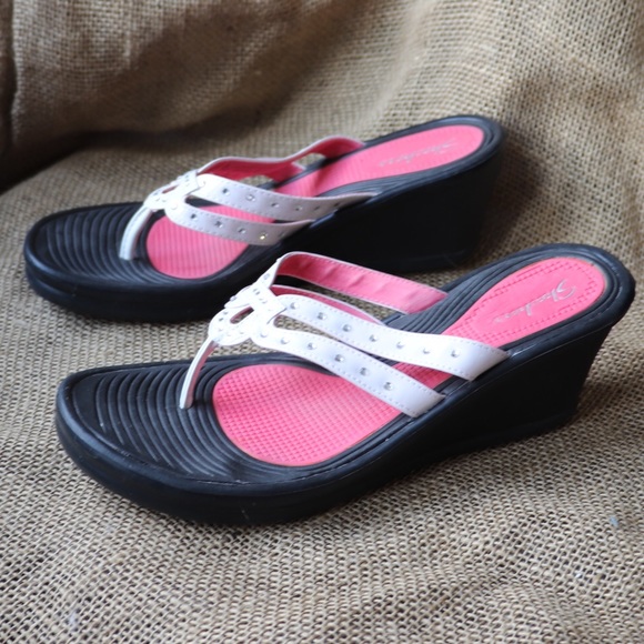 sketchers wedge flip flops
